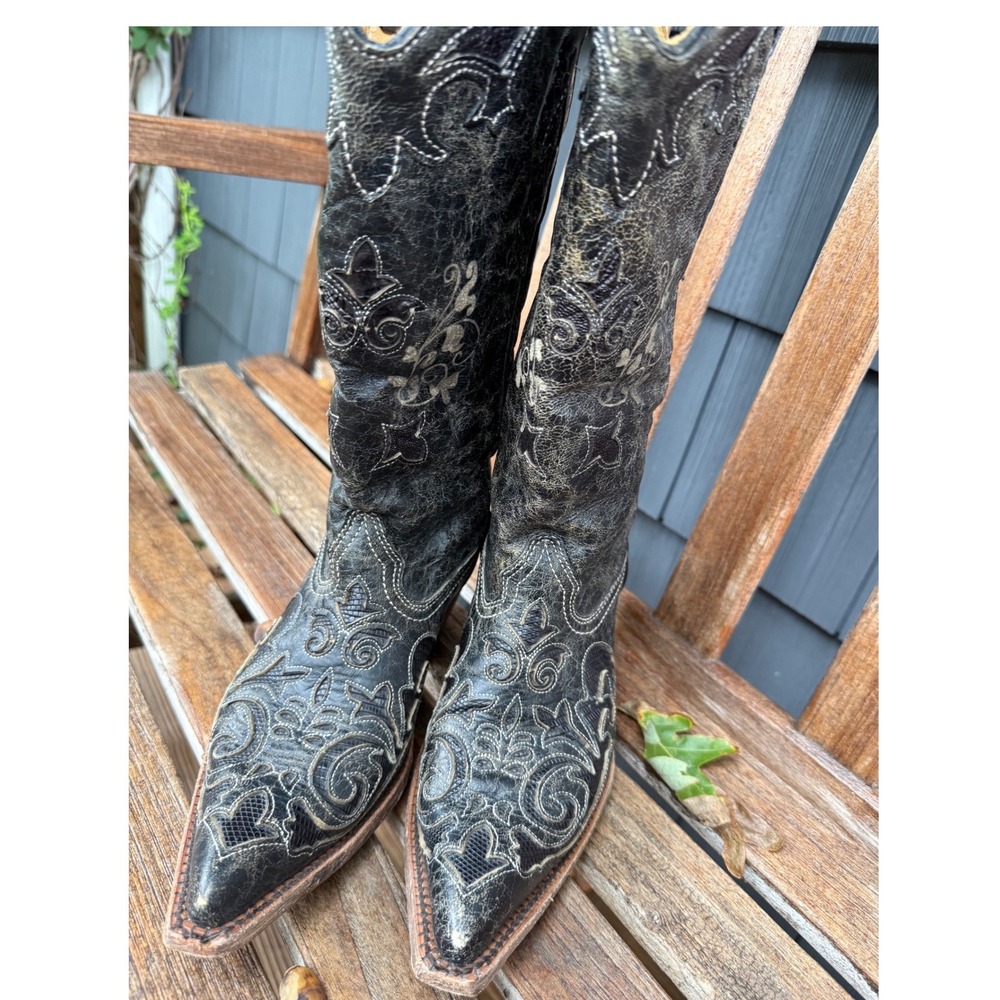 Corral Vintage Black Distressed Leather Embroidered Snip Toe Cowboy Boots 7M